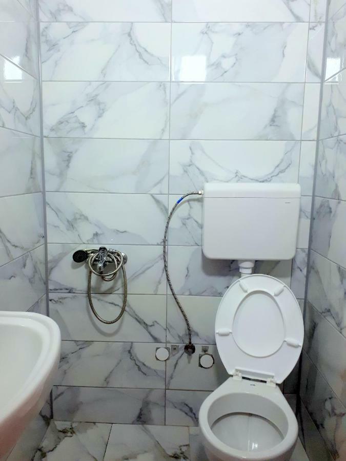 Edelweiss Hostel Štip Exteriör bild