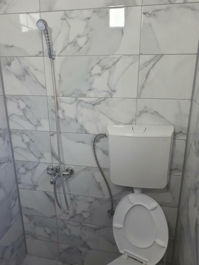 Edelweiss Hostel Štip Exteriör bild